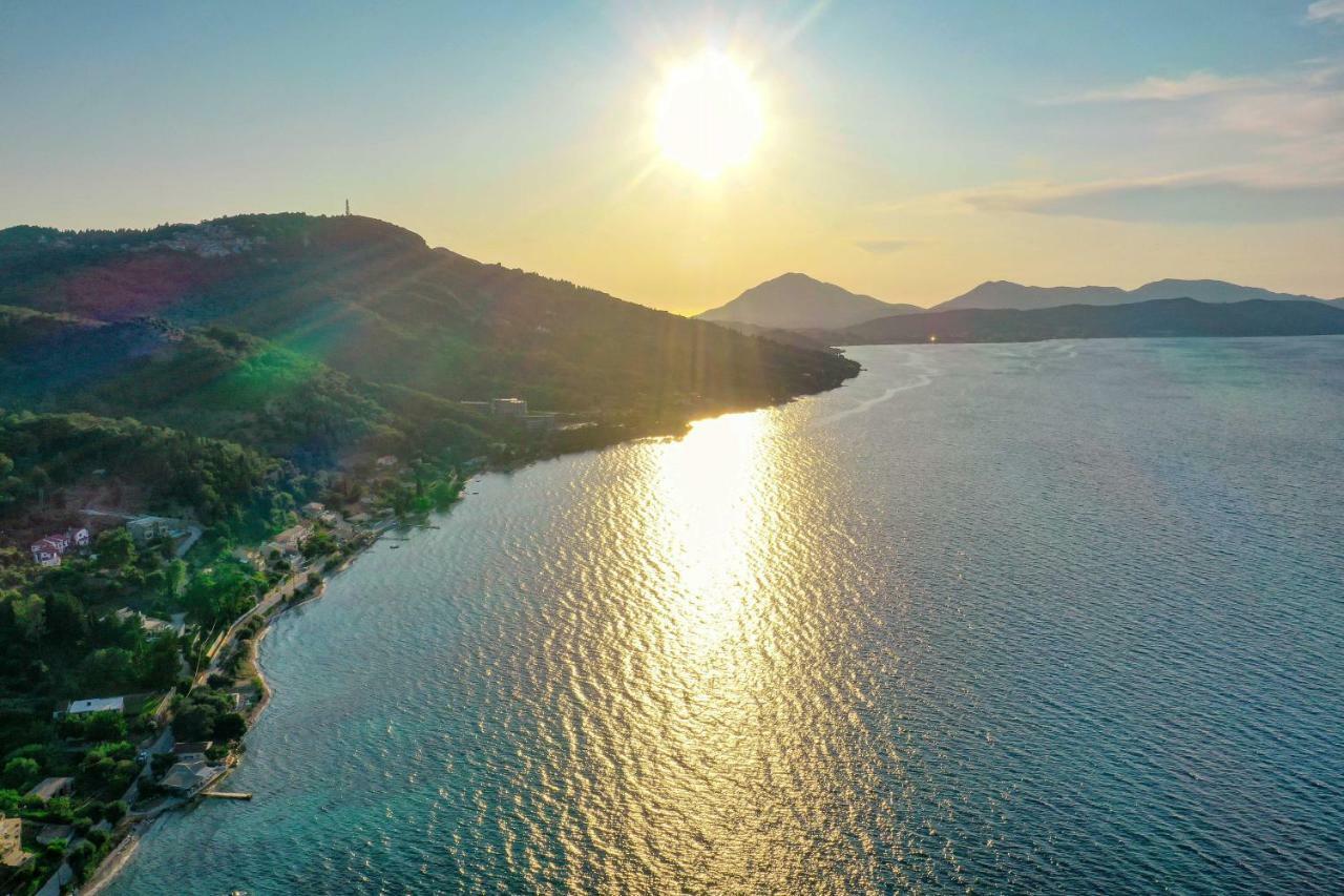 Valtes Luxurious Apartments Mpoukaris Eksteriør bilde